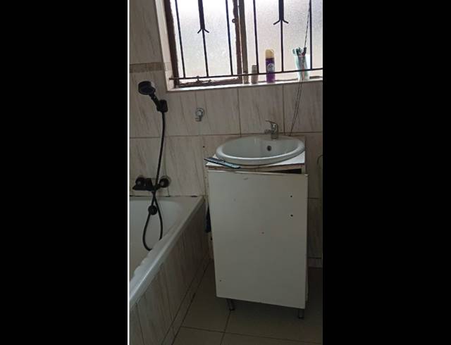 2 BEDROOM FREEHOLD FOR SALE IN DAVEYTON